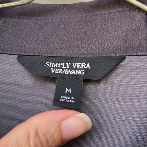 Like new Vera Wang lightweight drawstring waist, long top - Picture 3 of 15